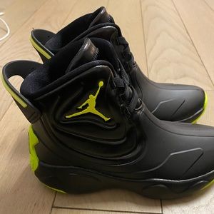 Boys Size 3 Jordan Rain boots
